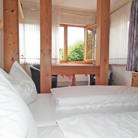 Gasthaus & Hotel Zur Linde Friedrichroda Phòng bức ảnh